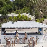 Azak Hotel