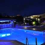 Azak Hotel