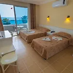 Azak 酒店 阿拉尼亚
