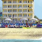 Azak Hotel