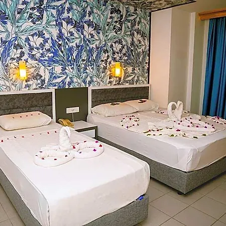 Hotel Azak 3*