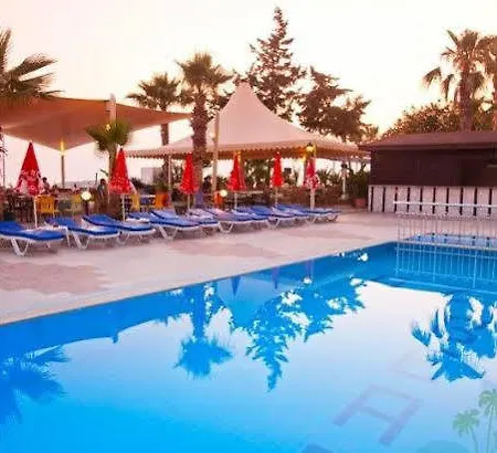 فندق Azak