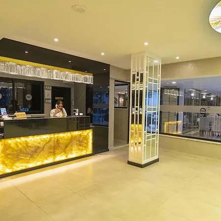阿匝克海滩酒店 3*