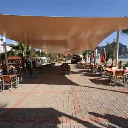 阿匝克海滩酒店 酒店 阿拉尼亚